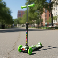 SCOOTER PATINETA MONOPATÍN CON LUCES EN LAS RUEDAS QUE SE ACTIVAN AL GIRAR